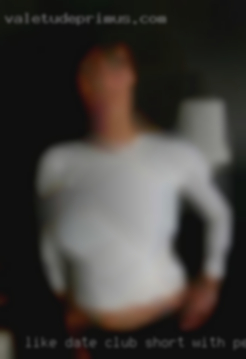 Like date club short with perky tits near Nederland.