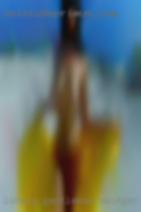 Lonely gentleman swinger looking for a fwb from Palm Beach.