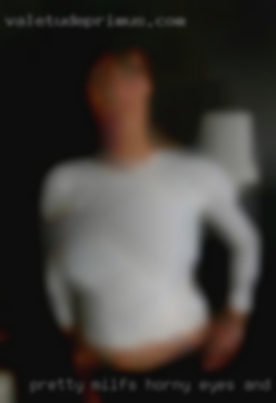 Pretty milfs horny eyes and great teeth a must near Ava Missouri!!!
