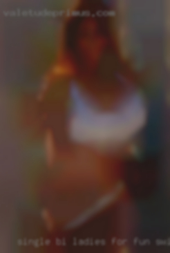 Single bi ladies for fun swinger times near Chicago.